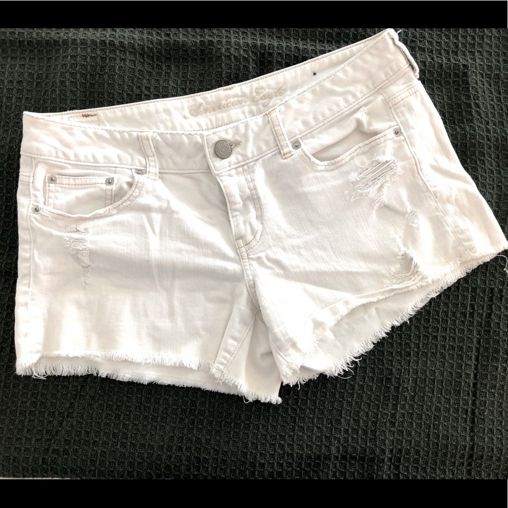 American Eagle, Size 10 White Cutoff shorts